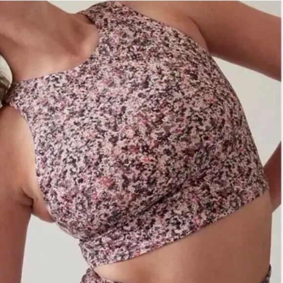 New with Tags Athleta conscientious crop small.  removable Cup D-DD great gift - Picture 6 of 9